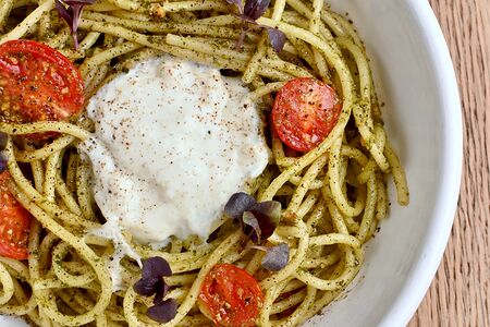 Паста спагетти с песто