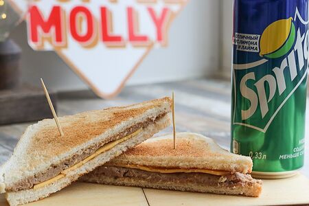 Тост с куриным паштетом