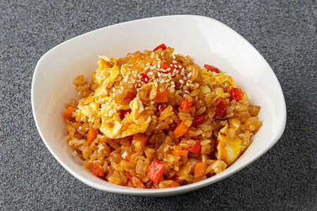 Рис с овощами и яйцом