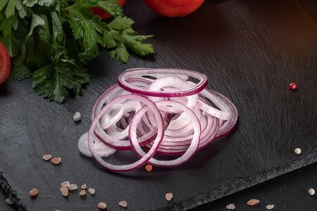 Лук маринованный