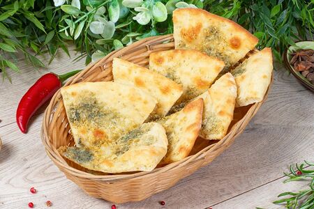 Фокачча с сыром дорблю