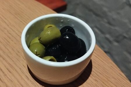 Оливки и маслины