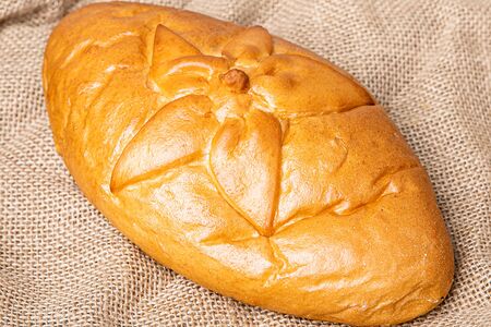 Кулебяка с зеленым луком и яйцом