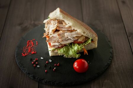 Шаурма в толстом лаваше