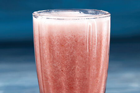 Клубнично-банановый смузи