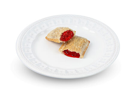 Пирожок с лесными ягодами