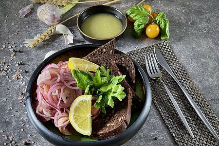 Строганина из пеламиды