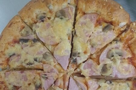 Пицца ветчина с грибами 1 кусок