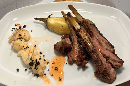 Каре ягненка на углях