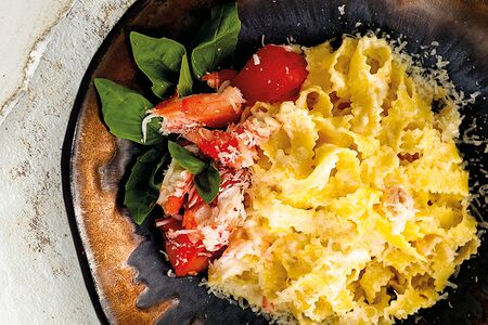 Мафальдини с камчатским крабом