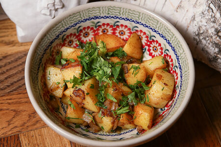 Картофель, жаренный с луком