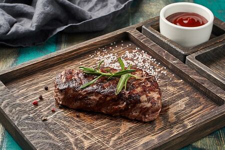 Стейк из говяжьей вырезки