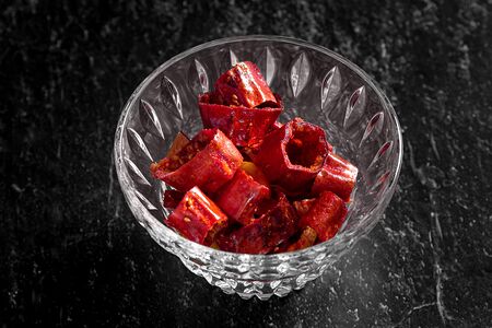 Острый арахис и чипсы чили