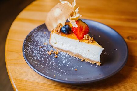 Чизкейк из трех сортов сыра