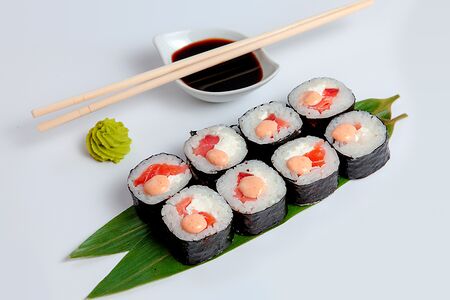 Ролл с лососем