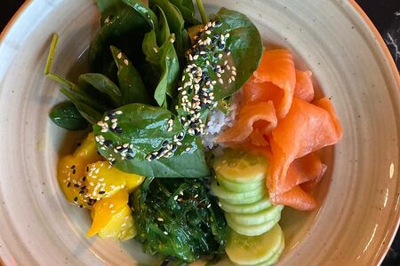 Поке с лососем