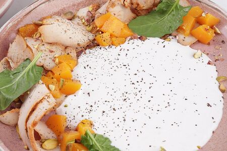 Пастрами из индейки с персиком, фисташками в кокосовом соусе