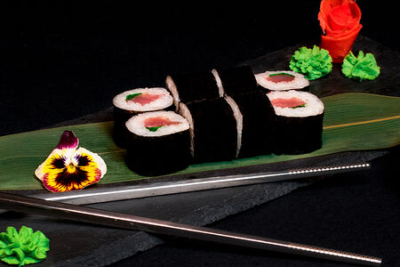 Маки с тунцом