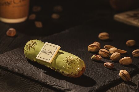 Эклер Фисташка