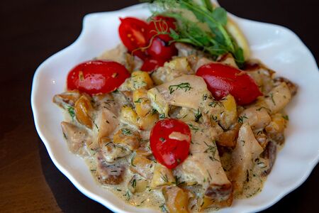 Рапаны с белыми грибами