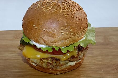 Гамбургер с куриной котлетой