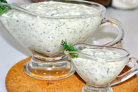 Соус сметанно-чесночный