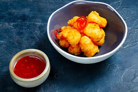 Креветки темпура с кисло-сладким соусом