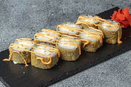 Ролл жареный Фуджи