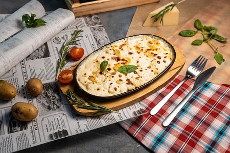 Сковорода с мясом и картофелем