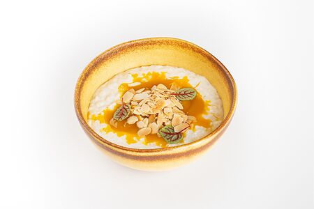 Рисовая каша с пюре из манго