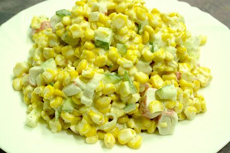 Салат из кукурузы и крабовых палочек с майонезом M