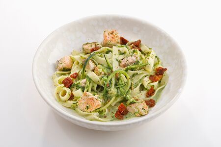 Тальятелле с лососем