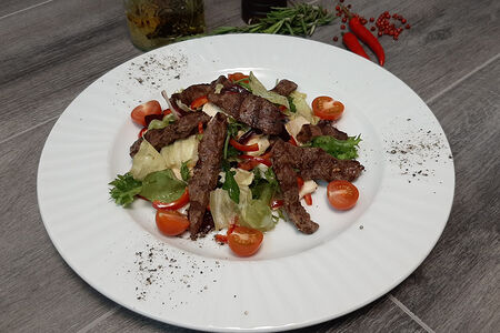 Салат с ростбифом