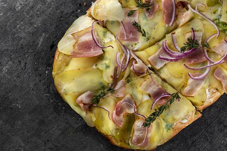 С беконом и картофелем