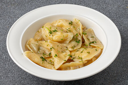 Пельмени со свининой и овощами