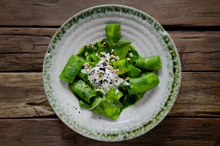 Паккери ригатони с Песто и страчателлой