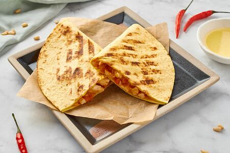 Кесадилья с курицей