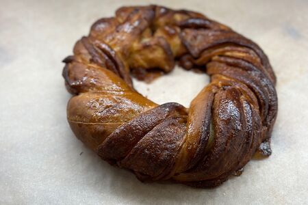 Калач с корицей