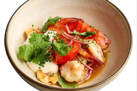 Тигровые креветки с томатами кимчи