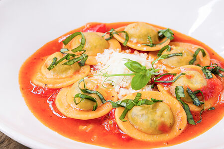 Равиоли с рикоттой и шпинатом