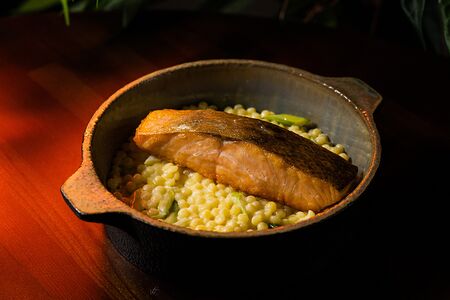 Филе Лосося, спаржа, птитим