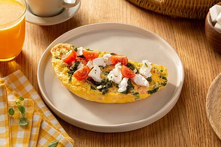 Омлет с овощами и фетой