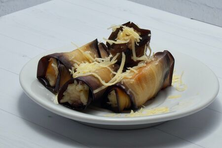 Рулетики из баклажанов