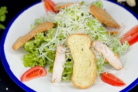 Цезарь с курицей