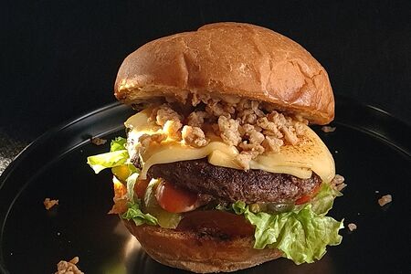 Бургер с котлетой из мраморной телятины