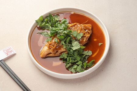 Муксун по-кантонски с имбирем и лаймом