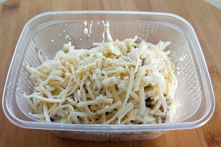 Салат куриный с грибами