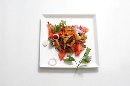 Баклажаны с картофелем и овощами