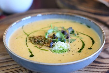 Крем-суп из подкопчённого лосося