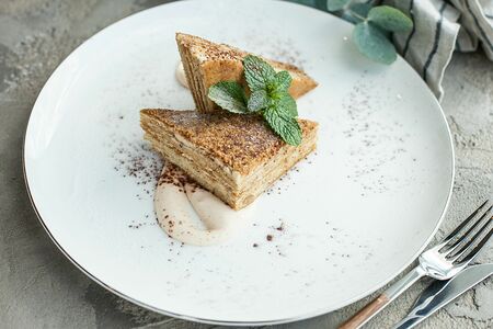 Медовик с халвой